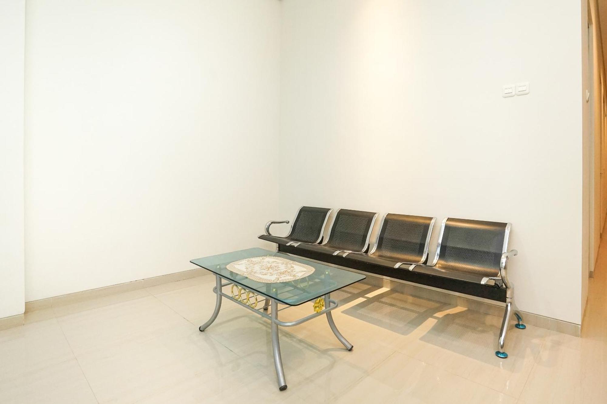 Super Oyo Capital O 614 Graha 8 Syariah Hotel Surabaya Ngoại thất bức ảnh