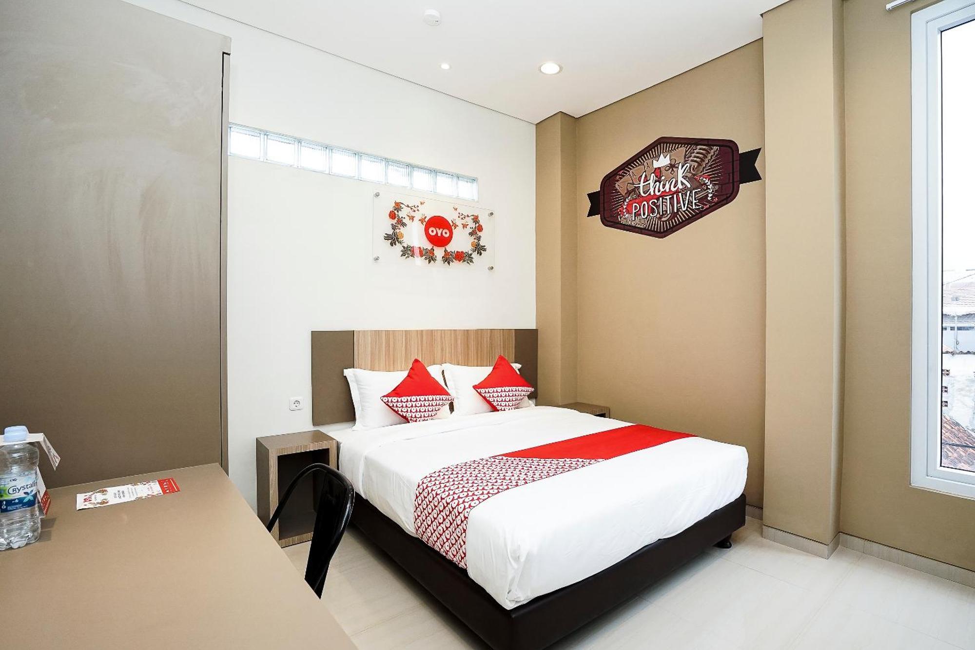 Super Oyo Capital O 614 Graha 8 Syariah Hotel Surabaya Ngoại thất bức ảnh