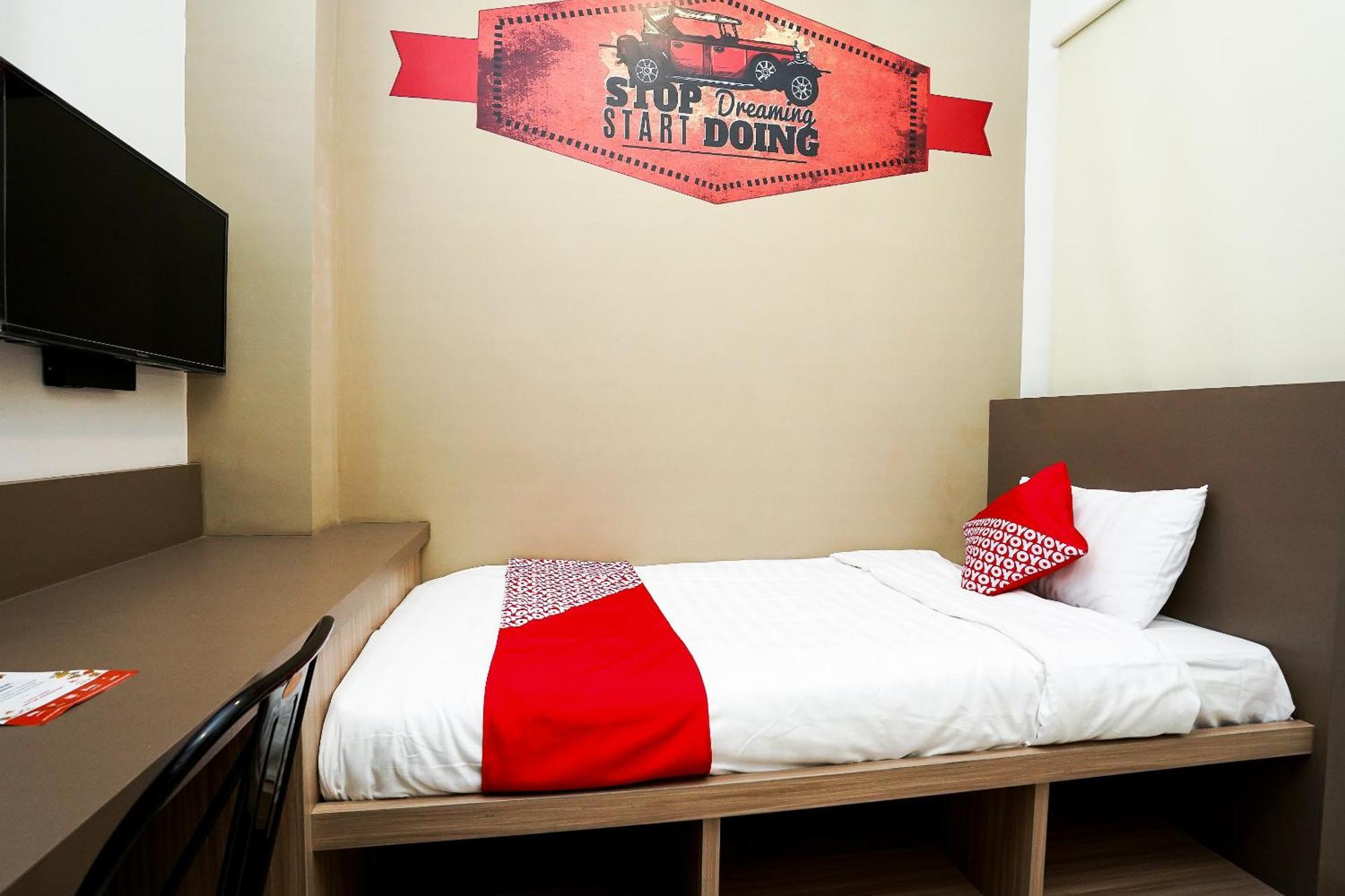 Super Oyo Capital O 614 Graha 8 Syariah Hotel Surabaya Ngoại thất bức ảnh