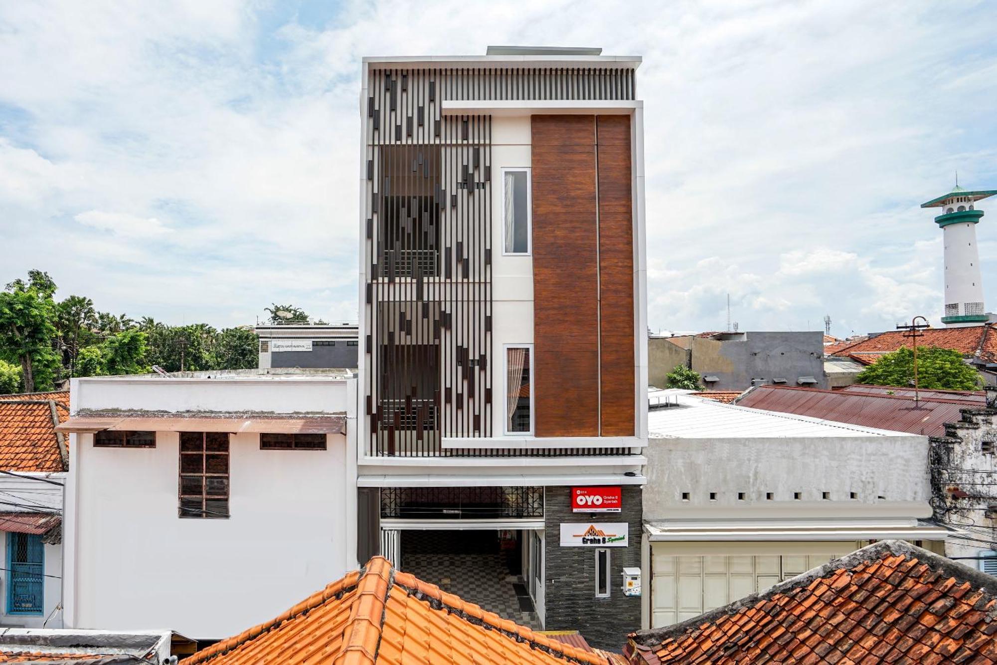 Super Oyo Capital O 614 Graha 8 Syariah Hotel Surabaya Ngoại thất bức ảnh